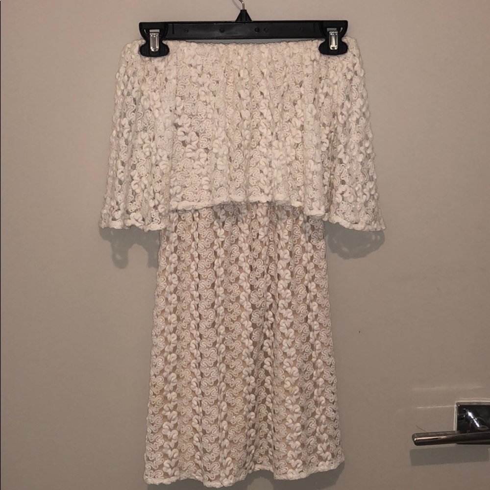 Flirty 70s era inspired strapless knit dress